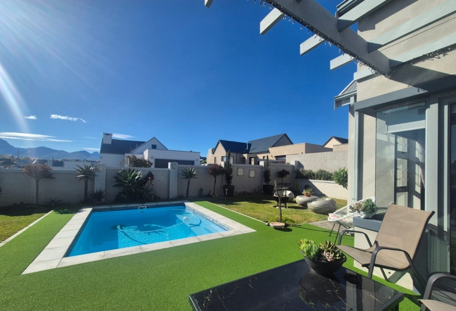 3 Bedroom Property for Sale in Blue Mountain Village Western Cape